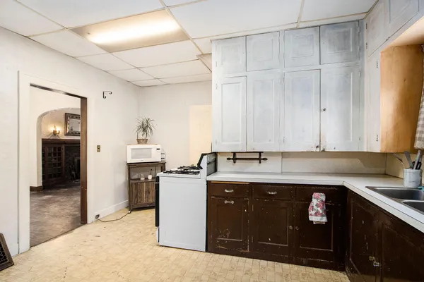 $339,000 | 601 North Kalamazoo Street, Paw Paw, MI 49079