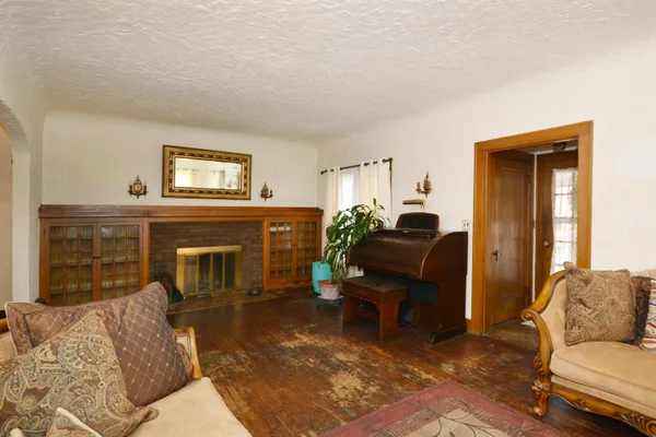 $339,000 | 601 North Kalamazoo Street, Paw Paw, MI 49079