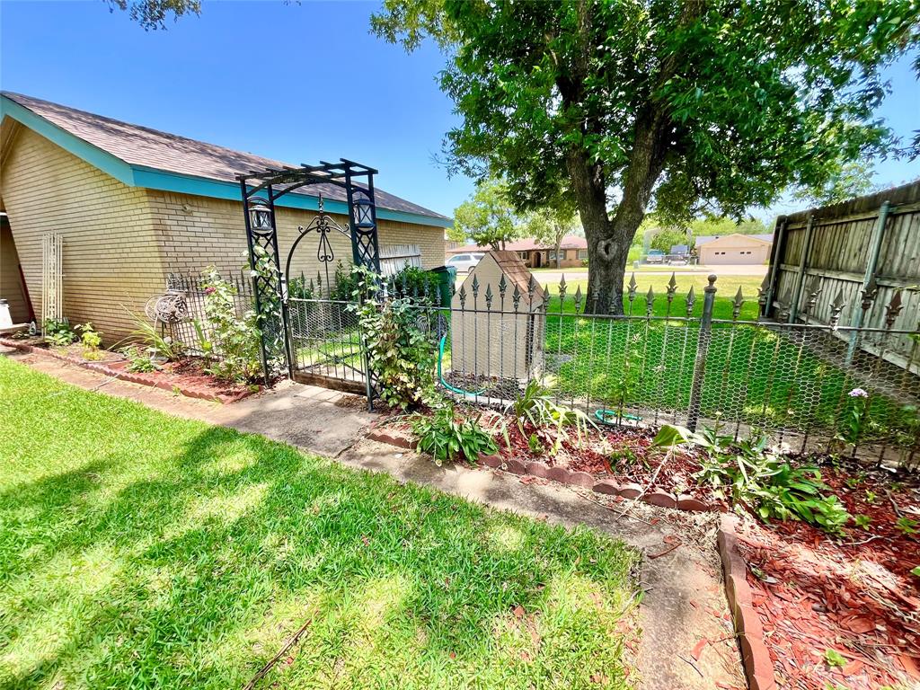 416 Jones Street Hamilton, TX 76531 - Photo 8 of 40