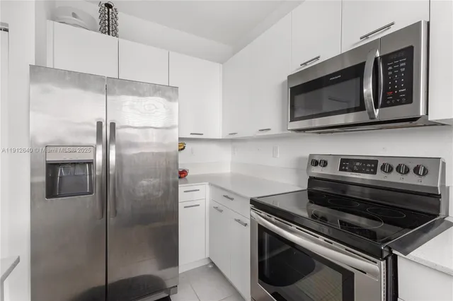 a view of an entryway with seating area