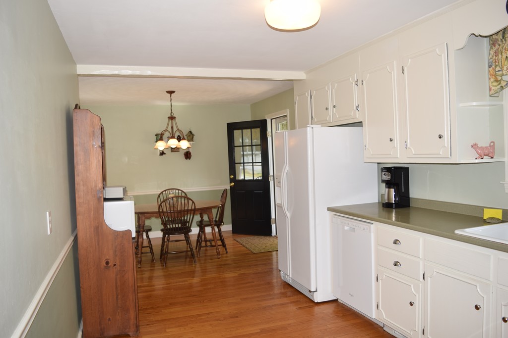 72 Northgate Road Northborough, MA 01532 - Photo 5 of 19 Gallery Image 5