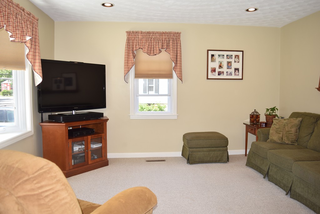 72 Northgate Road Northborough, MA 01532 - Photo 6 of 19 Gallery Image 6