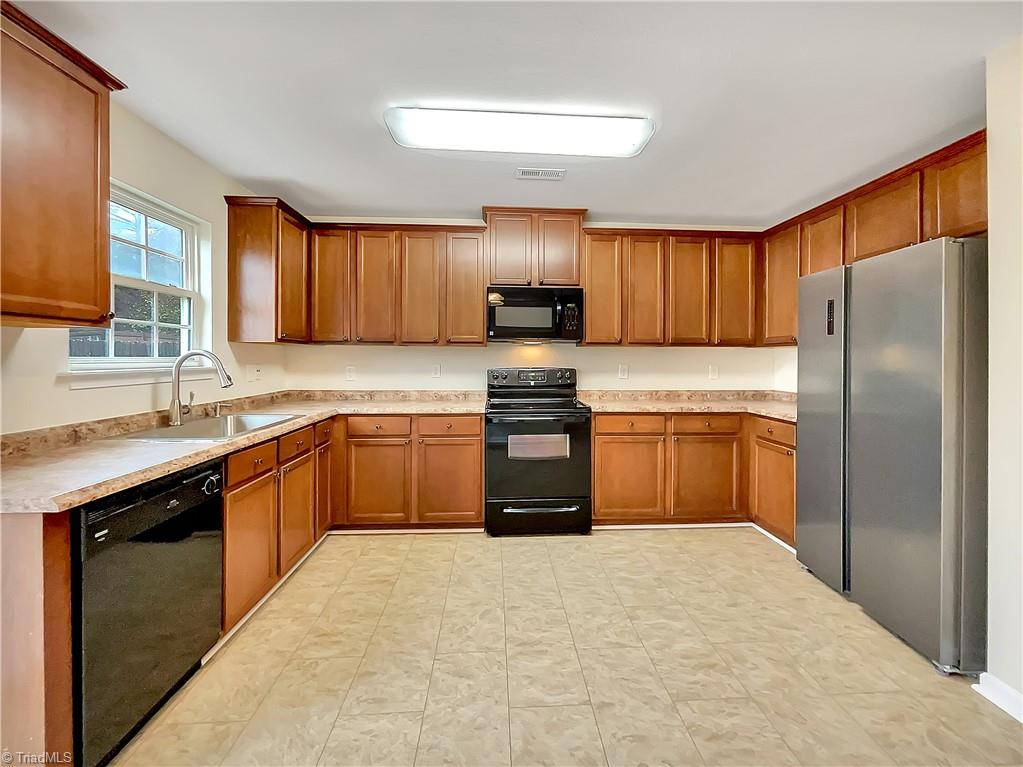 1326 Sharp Ridge Road Greensboro, NC 27406 - Photo 14 of 34 Gallery Image 14