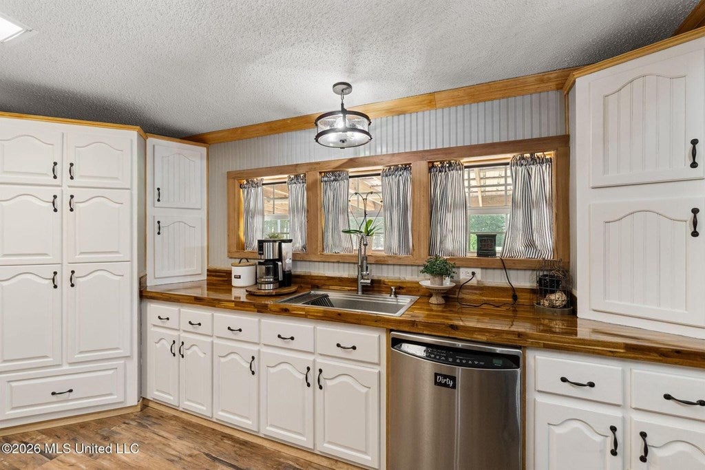 8360 Cuevas Town Road Picayune, MS 39466 - Photo 8 of 35 Gallery Image 8