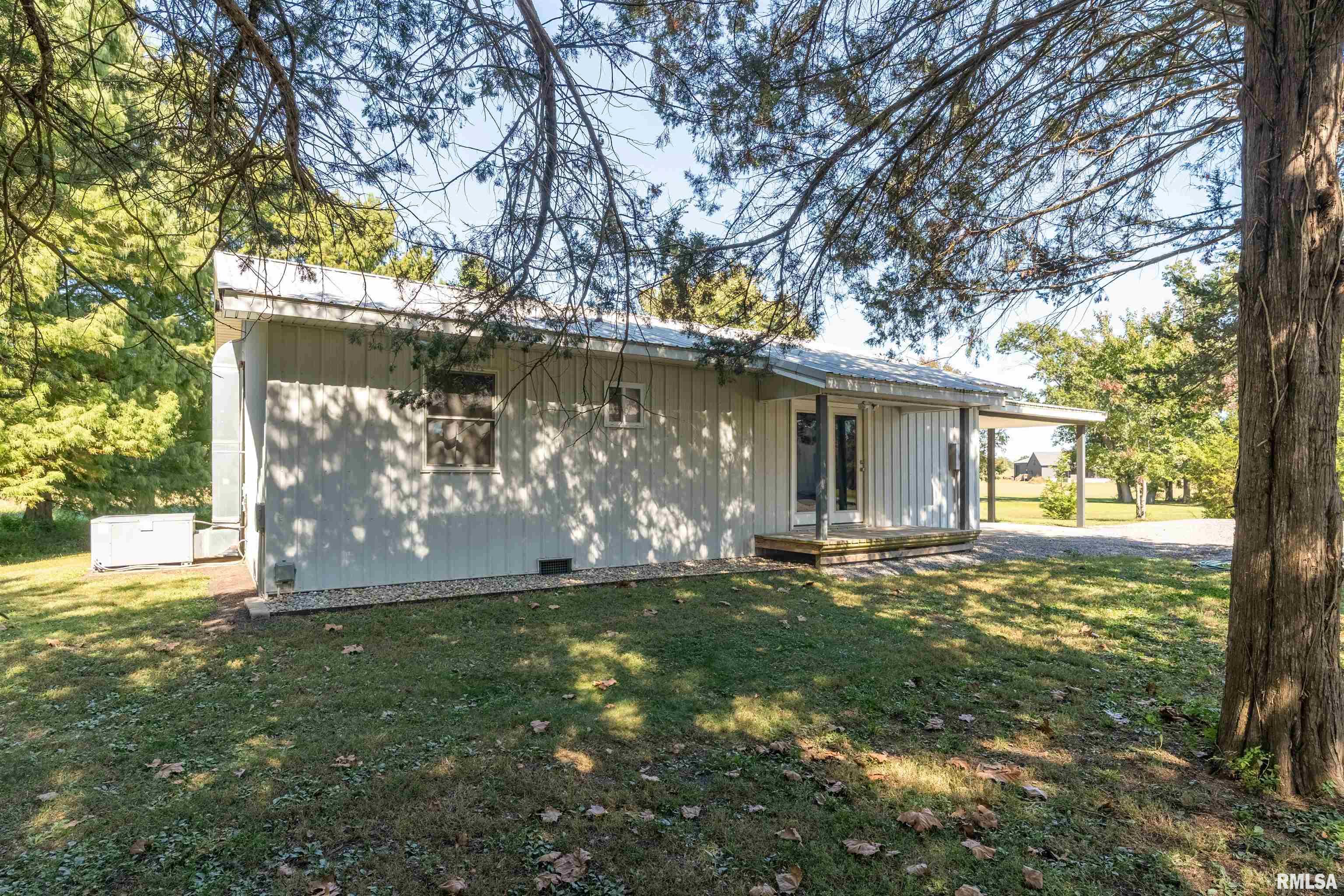 7009 Cherry Valley Road Marion, IL 62959 - Photo 18 of 46 Gallery Image 18