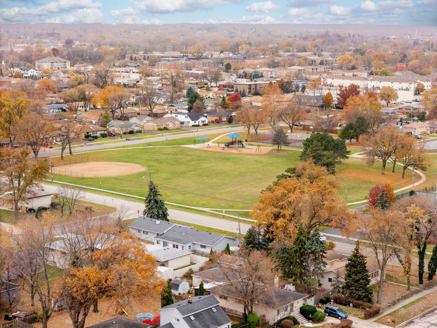 7656 80th Place Bridgeview, IL 60455 - Photo 27 of 39 a view of a city with an ocean