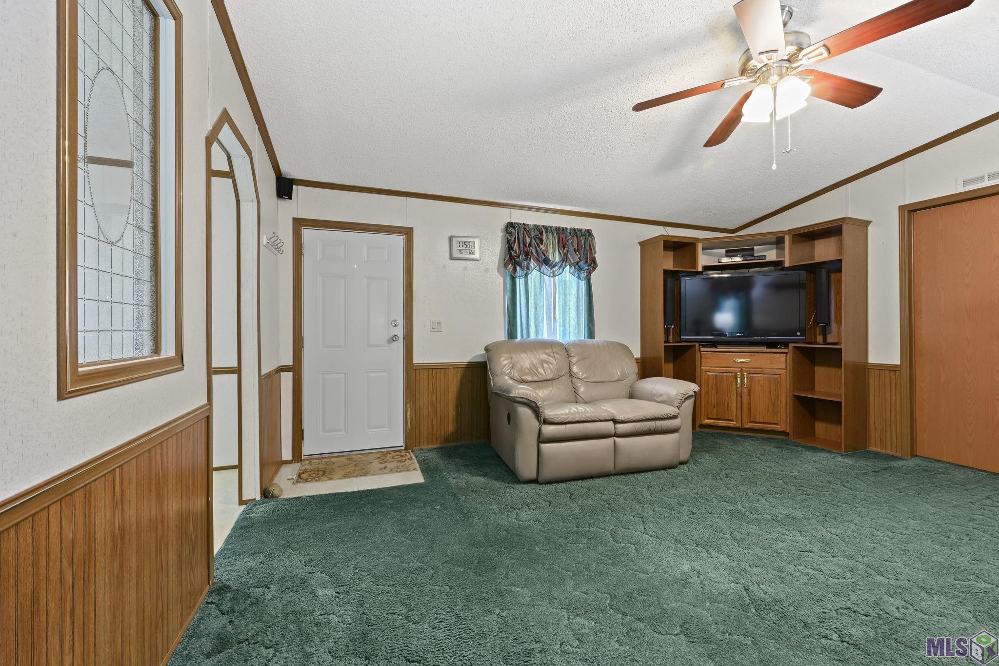 2208 Violet Street Jackson, LA 70748 - Photo 2 of 13 Living Room