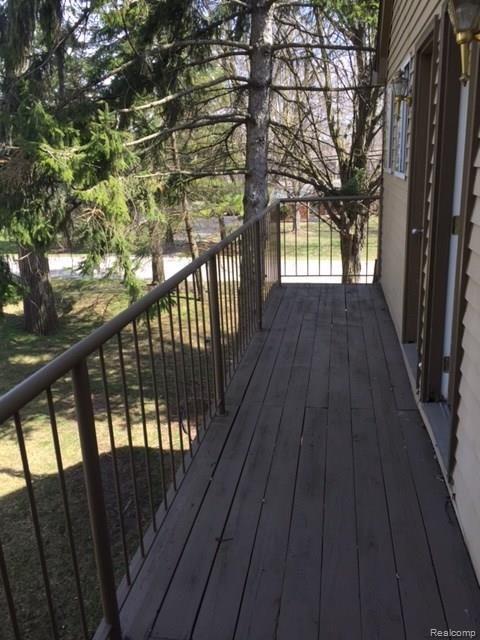 27971 Rollcrest Road, Unit 10 Farmington, MI 48334 - Photo 12 of 13
