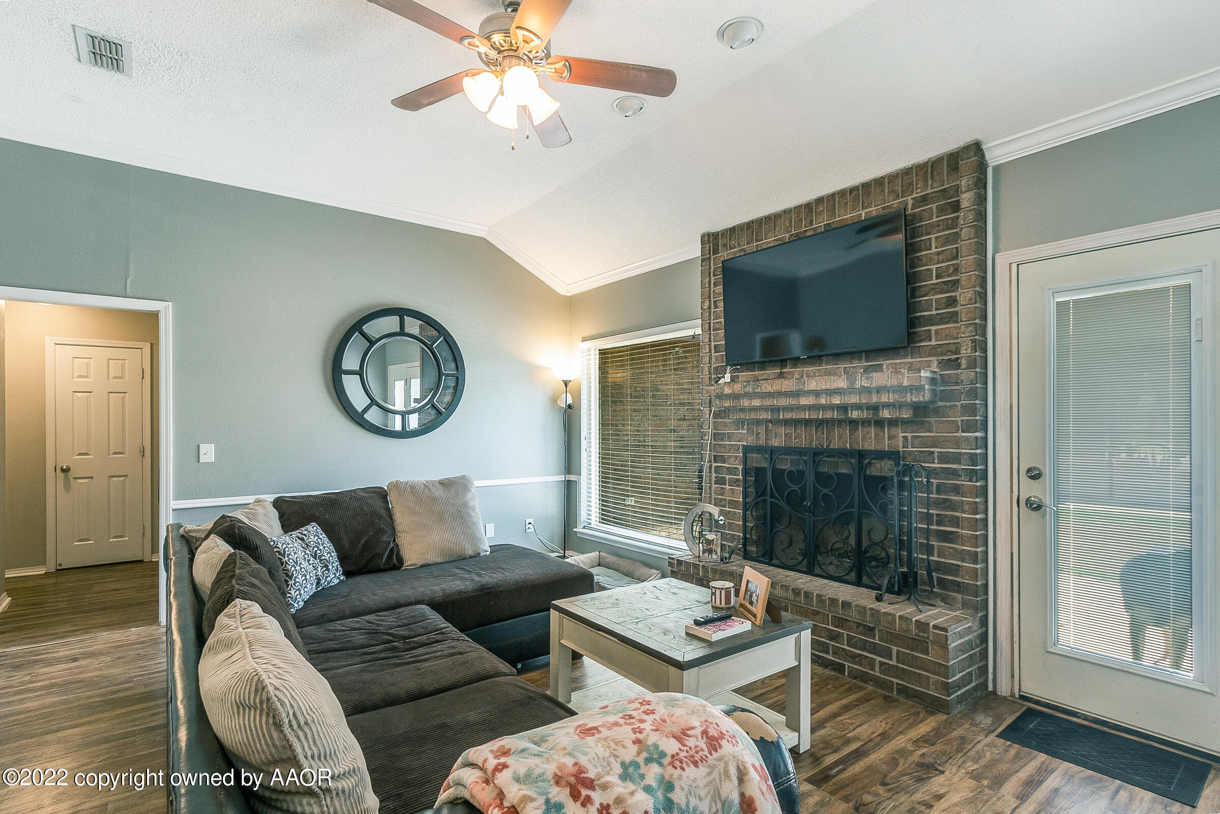 8005 Claret Street Amarillo, TX 79110 - Photo 4 of 21 004_Living Room