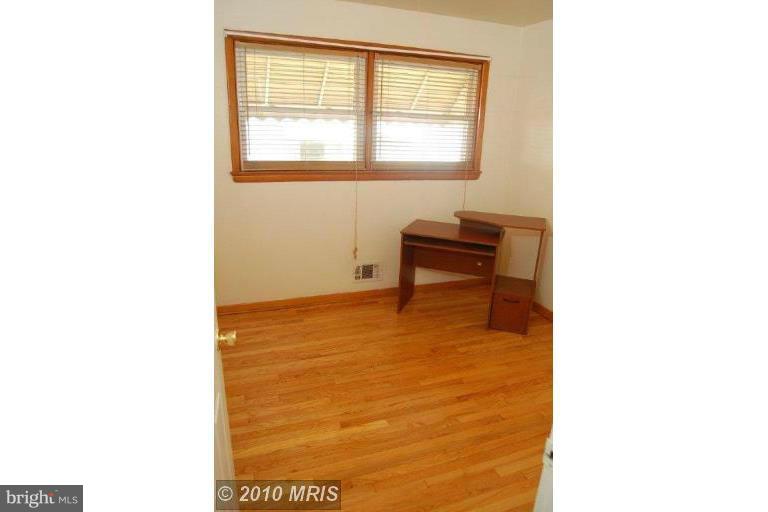 212 Dale Road Pasadena, MD 21122 - Photo 15 of 21 Bedroom