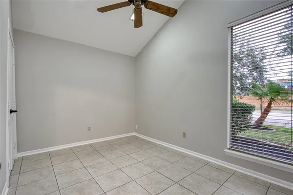 $1,800 | 17163 Beaver Springs Drive, Unit 14, Houston, TX 77090