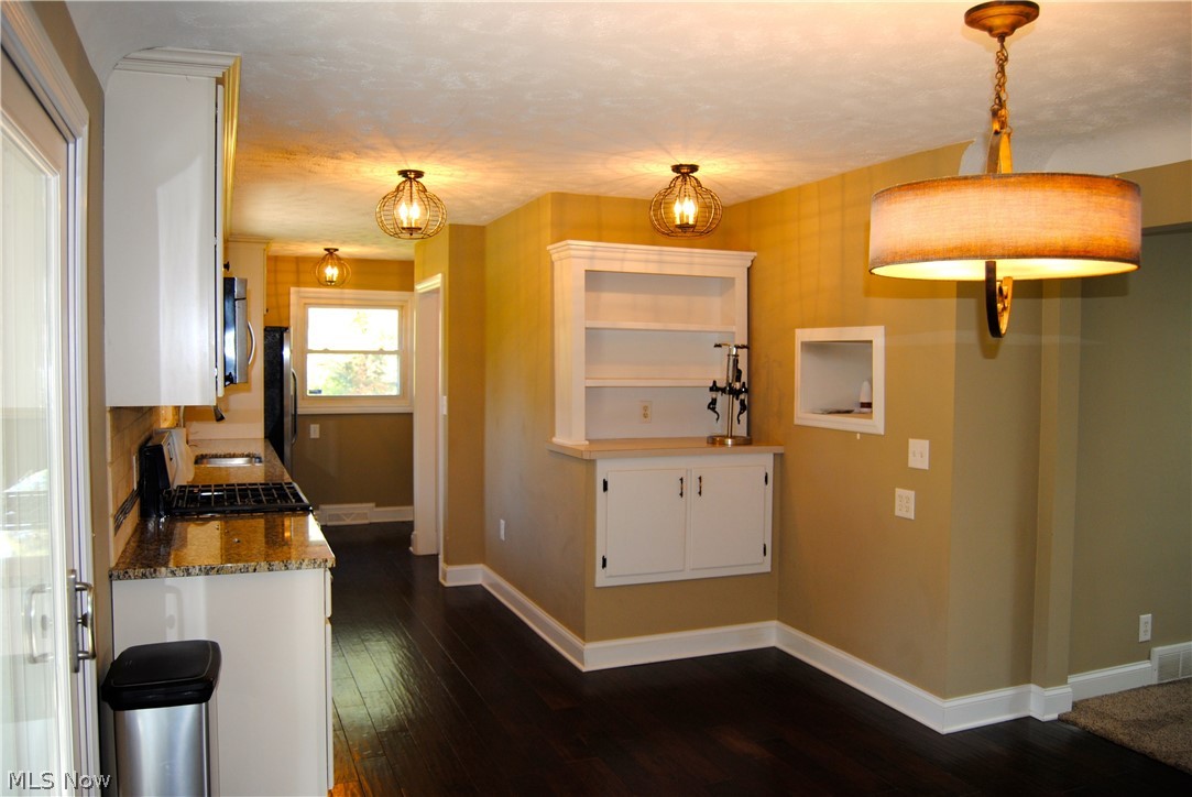 1798 Ridge Road Hinckley, OH 44233 - Photo 5 of 19