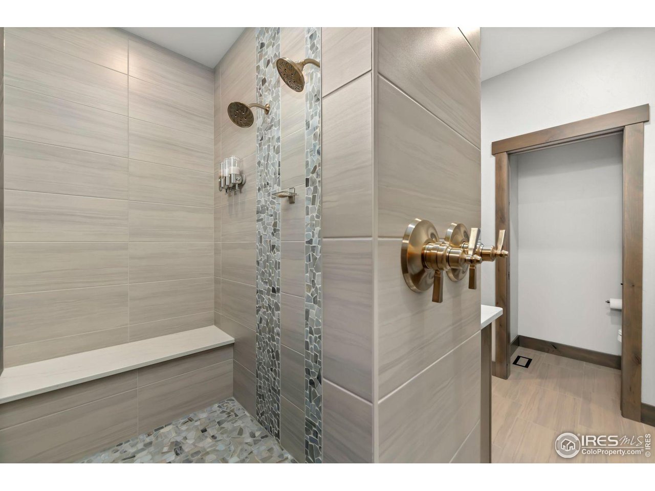 2648 Bluewater Road Berthoud, CO 80513 - Photo 19 of 36 Primary shower