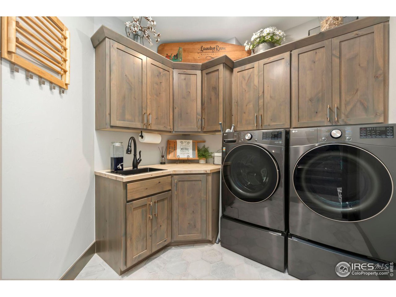 2648 Bluewater Road Berthoud, CO 80513 - Photo 25 of 36 Laundry