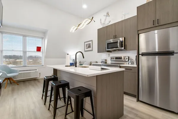 $319,900 | 532 Dyckman Avenue, Unit 17, South Haven, MI 49090