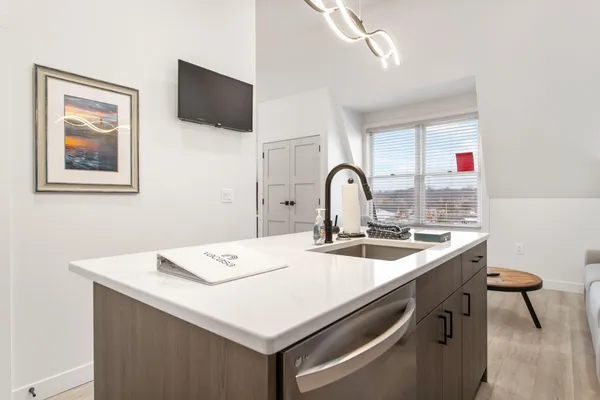 $319,900 | 532 Dyckman Avenue, Unit 17, South Haven, MI 49090