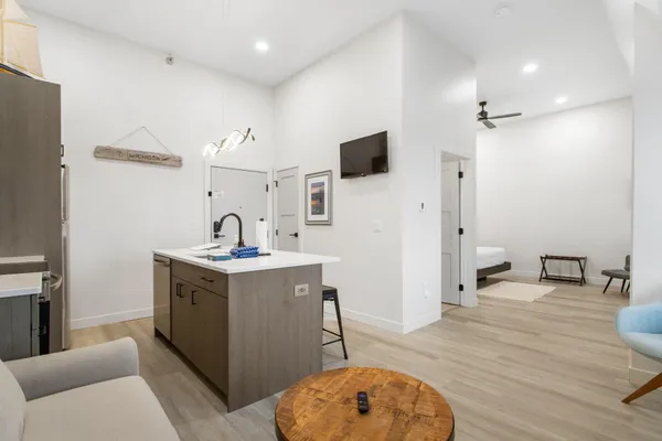 $319,900 | 532 Dyckman Avenue, Unit 17, South Haven, MI 49090