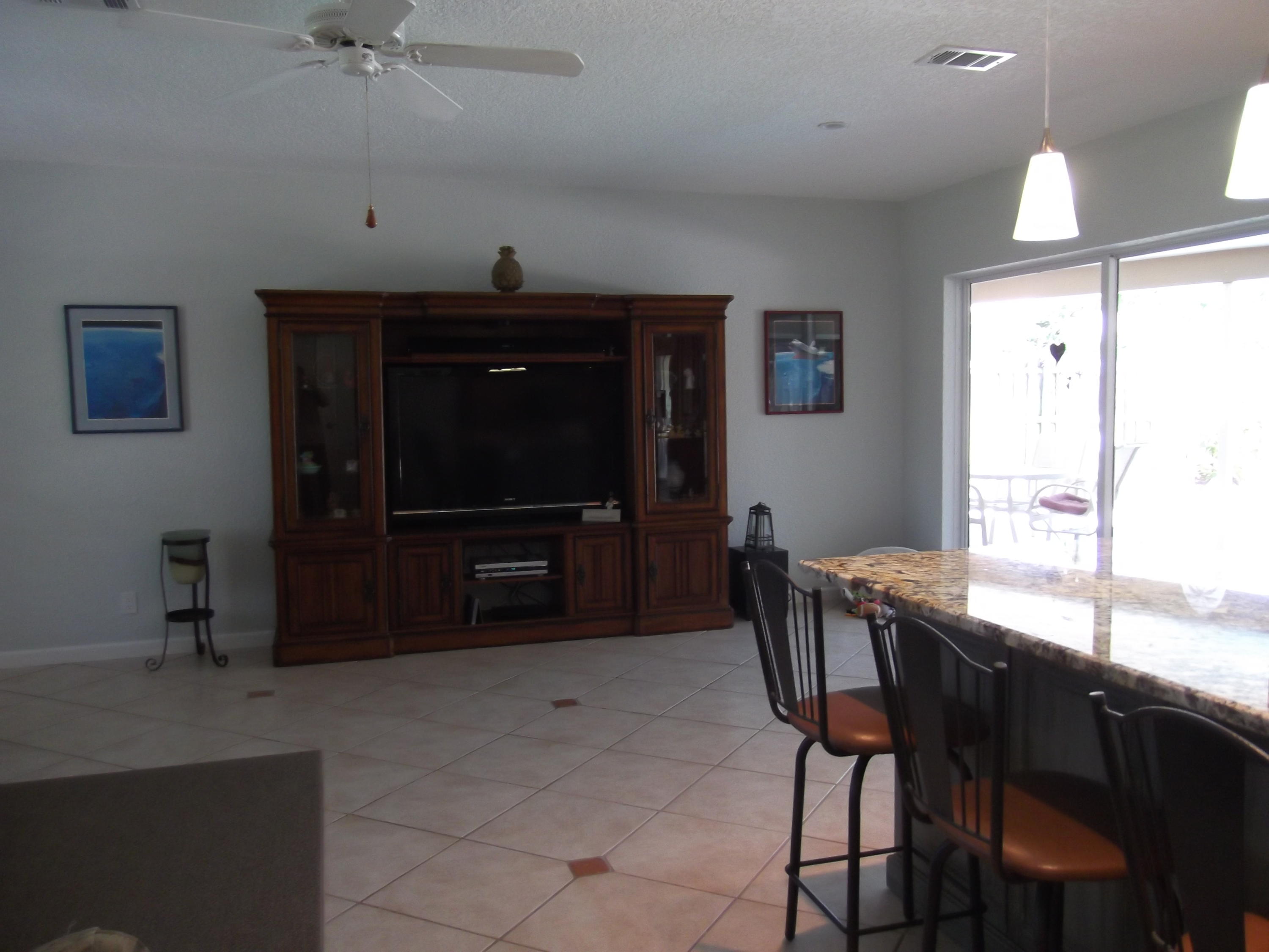 998 Southwest 3rd Street Boca Raton, FL 33486 - Photo 5 of 20 Livingrm/dining area