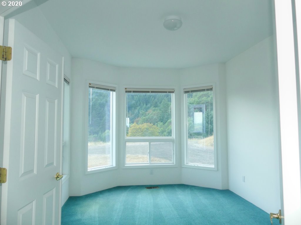 833 Becker Road Roseburg, OR 97471 - Photo 18 of 25