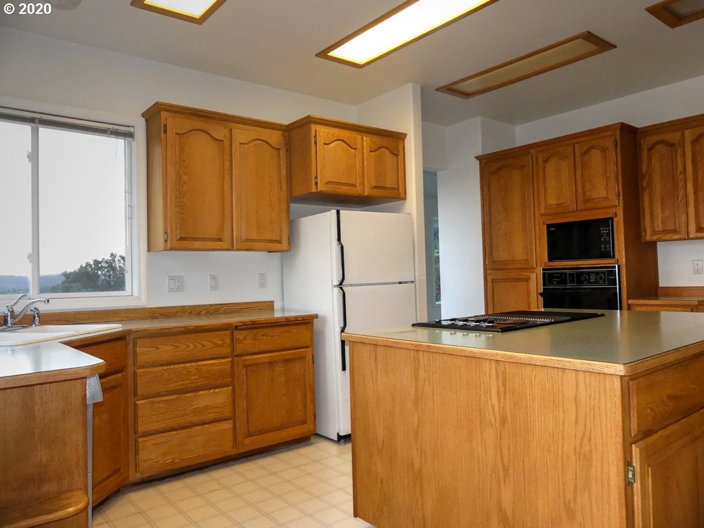 833 Becker Road Roseburg, OR 97471 - Photo 20 of 25