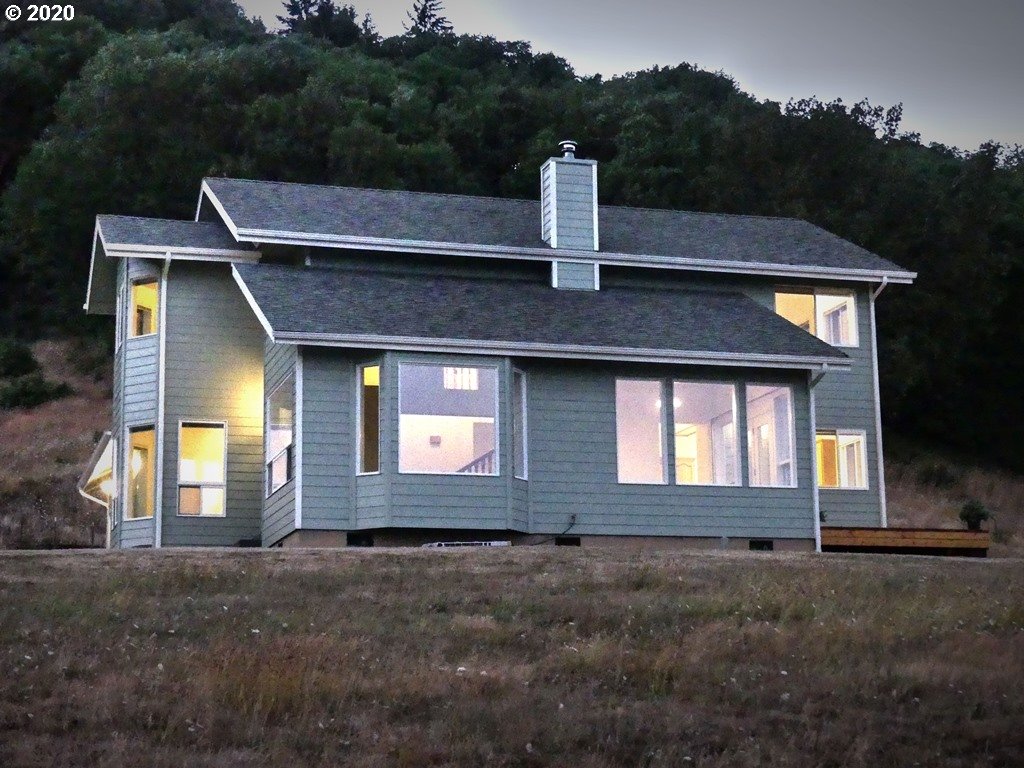 833 Becker Road Roseburg, OR 97471 - Photo 5 of 25