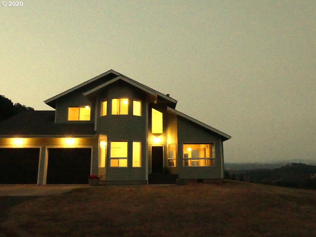 833 Becker Road Roseburg, OR 97471 - Photo 6 of 25
