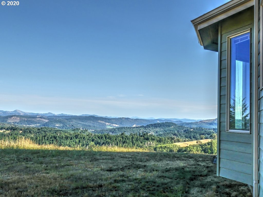 833 Becker Road Roseburg, OR 97471 - Photo 7 of 25