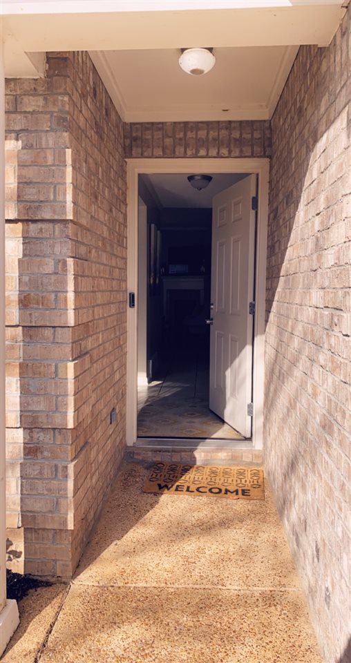 7846 Fallstone Road Memphis, TN 38125 - Photo 2 of 22