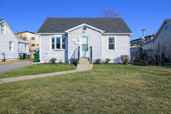 $360,000 | 9821 Natoma Avenue, Oak Lawn, IL 60453