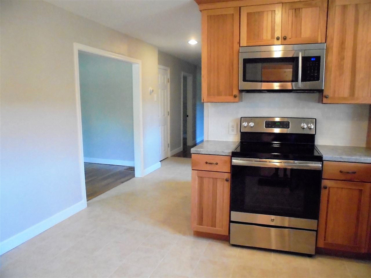 314 West Surry Road Keene, NH 03431 - Photo 5 of 33