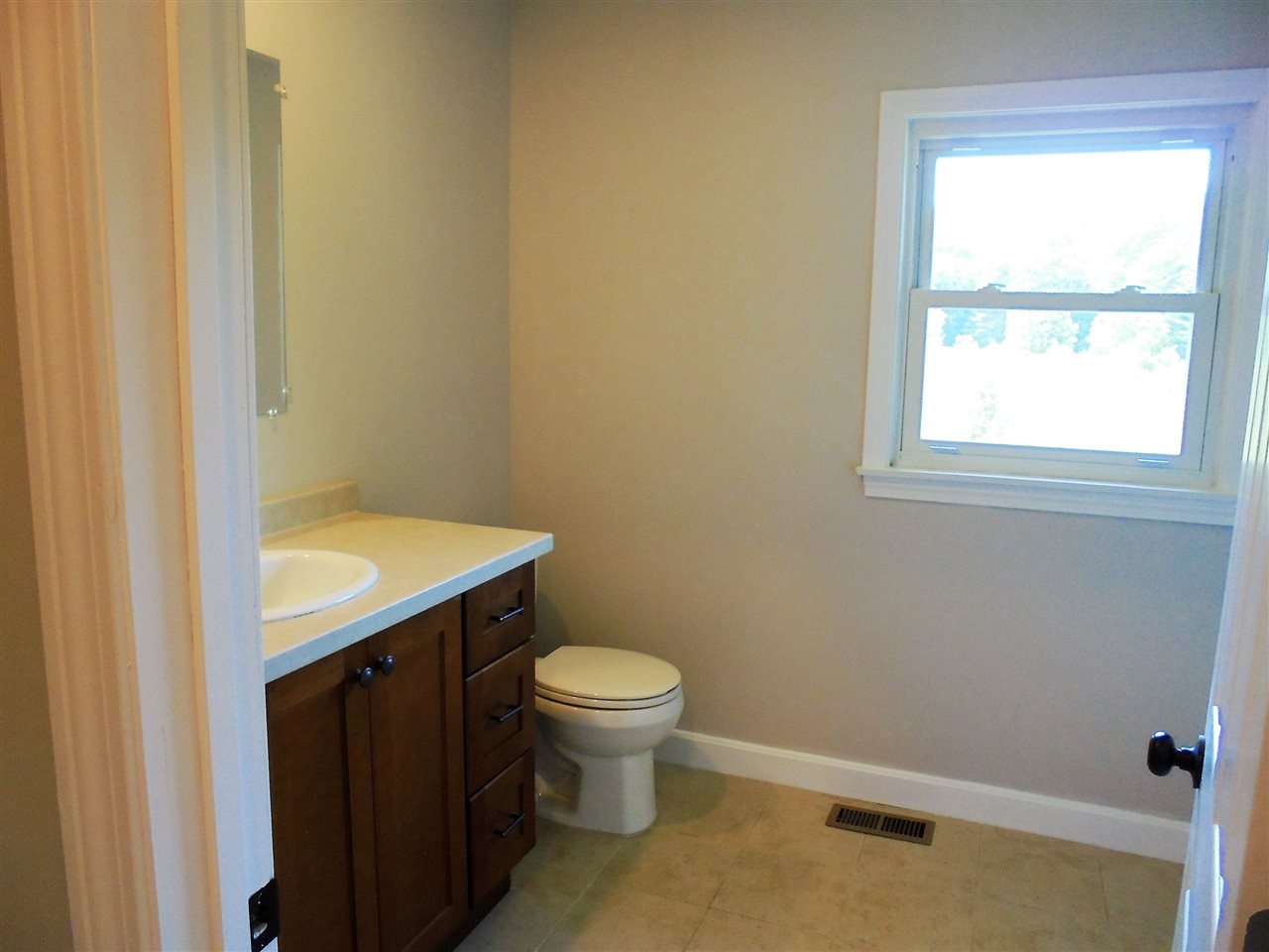 314 West Surry Road Keene, NH 03431 - Photo 9 of 33