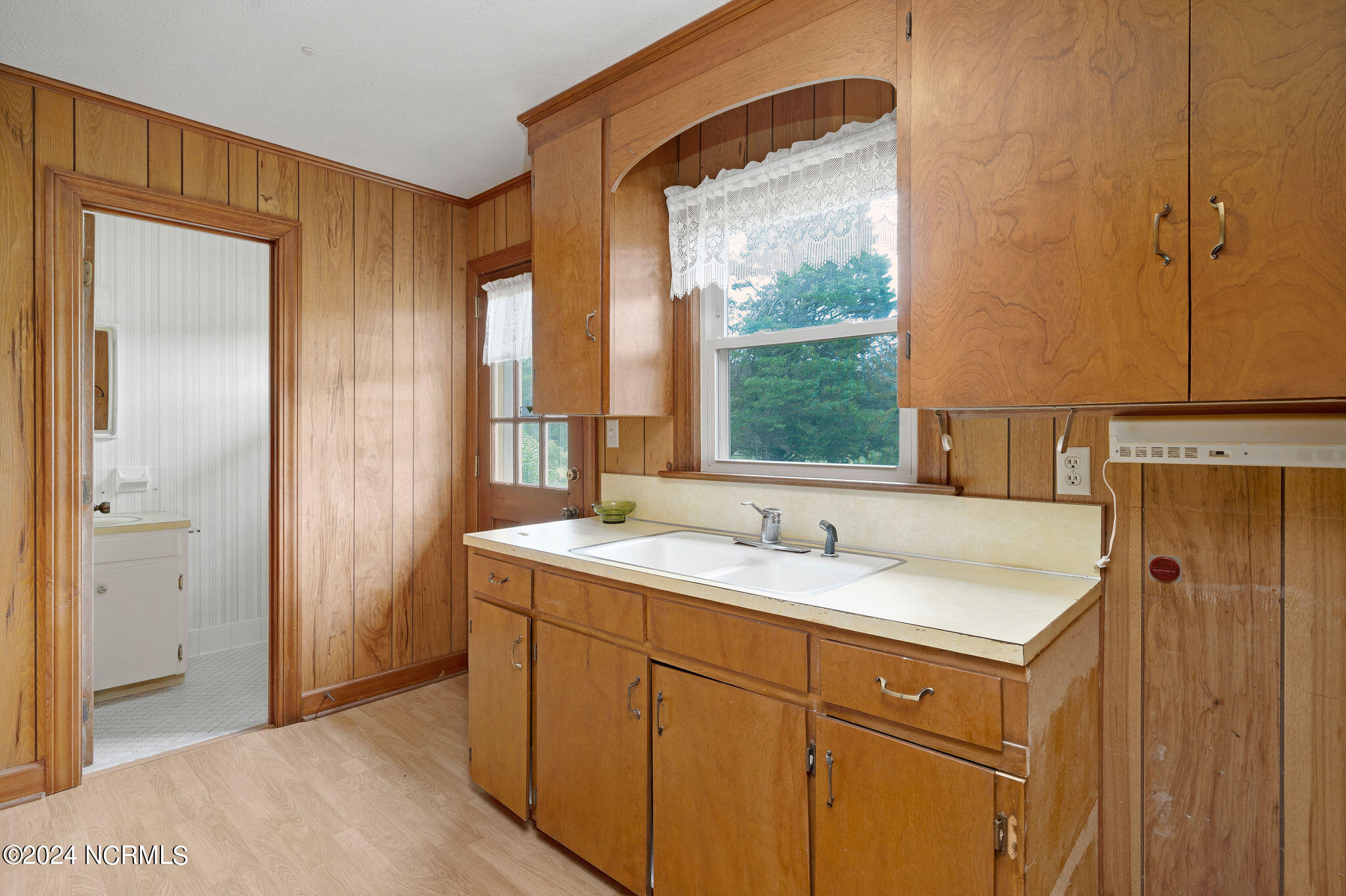 1279 Bay Road Teachey, NC 28464 - Photo 20 of 26 Laundry Rm