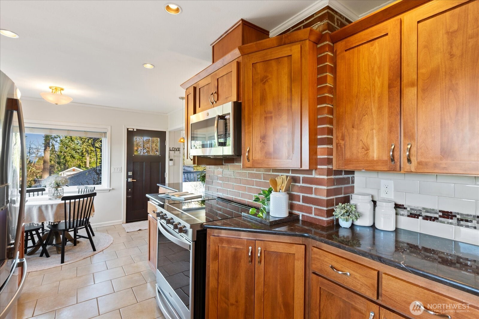 1001 Maple Street Edmonds, WA 98020 - Photo 12 of 40