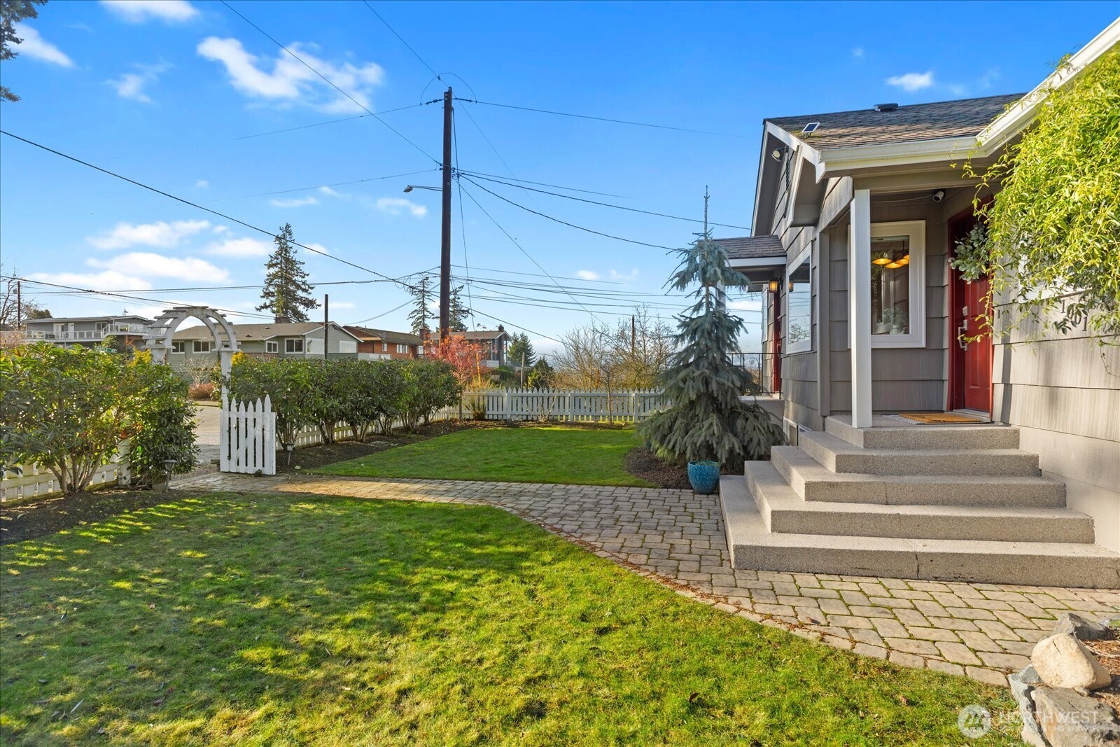 1001 Maple Street Edmonds, WA 98020 - Photo 3 of 40