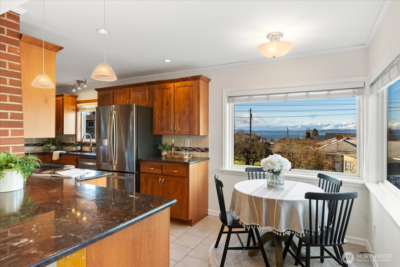 1001 Maple Street Edmonds, WA 98020 - Photo 10 of 40