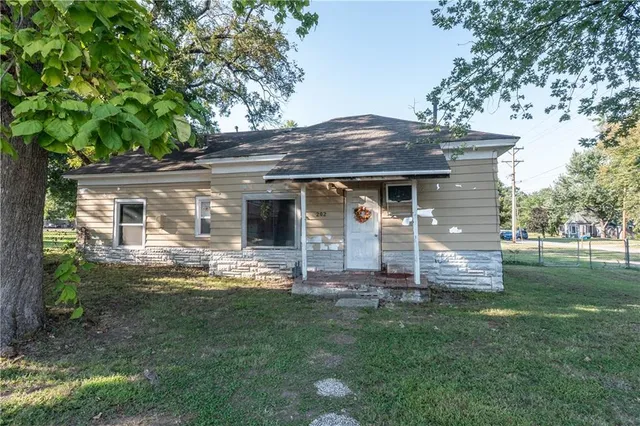 $44,999 | 202 Mill Street, Neodesha, KS 66757