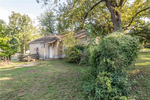 $44,999 | 202 Mill Street, Neodesha, KS 66757