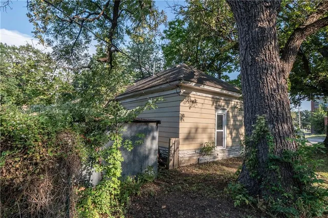 $44,999 | 202 Mill Street, Neodesha, KS 66757