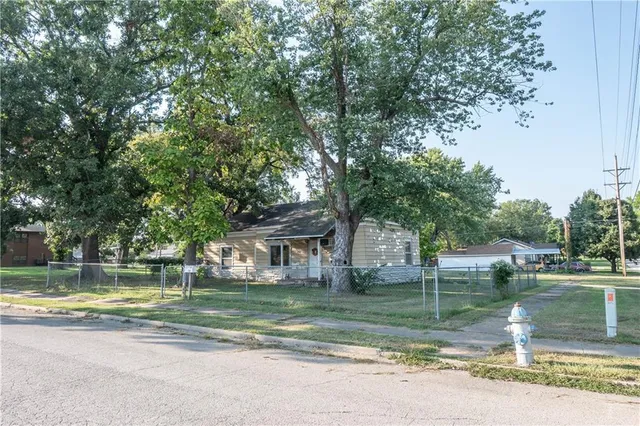 $44,999 | 202 Mill Street, Neodesha, KS 66757