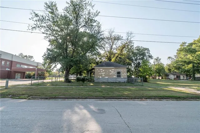 $44,999 | 202 Mill Street, Neodesha, KS 66757