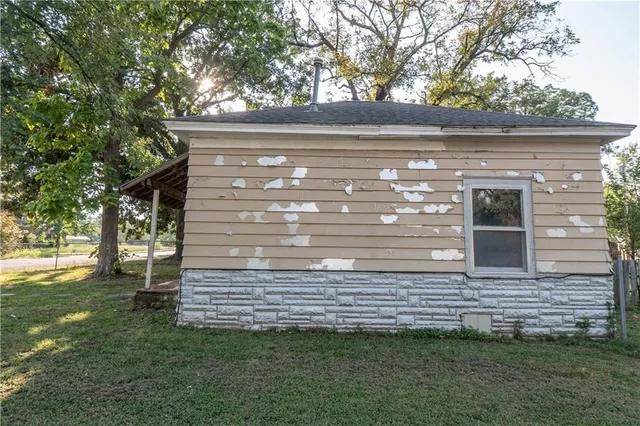 $44,999 | 202 Mill Street, Neodesha, KS 66757