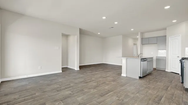 $2,190 | 332 St Thomas Street, Lockhart, TX 78644