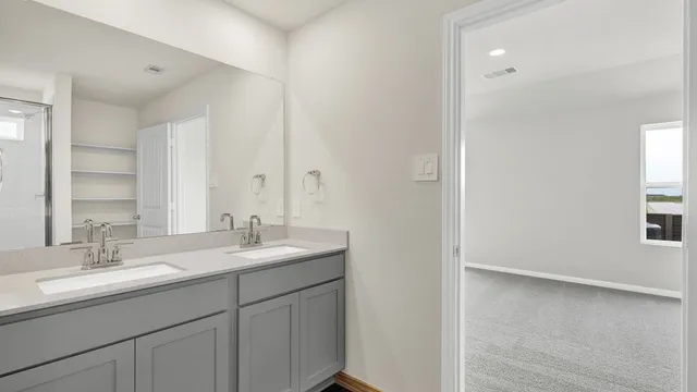 $2,190 | 332 St Thomas Street, Lockhart, TX 78644