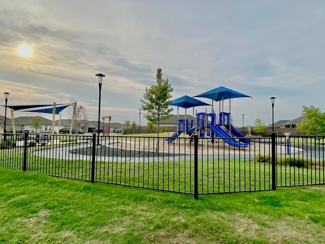 $2,190 | 332 St Thomas Street, Lockhart, TX 78644