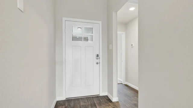 $2,190 | 332 St Thomas Street, Lockhart, TX 78644