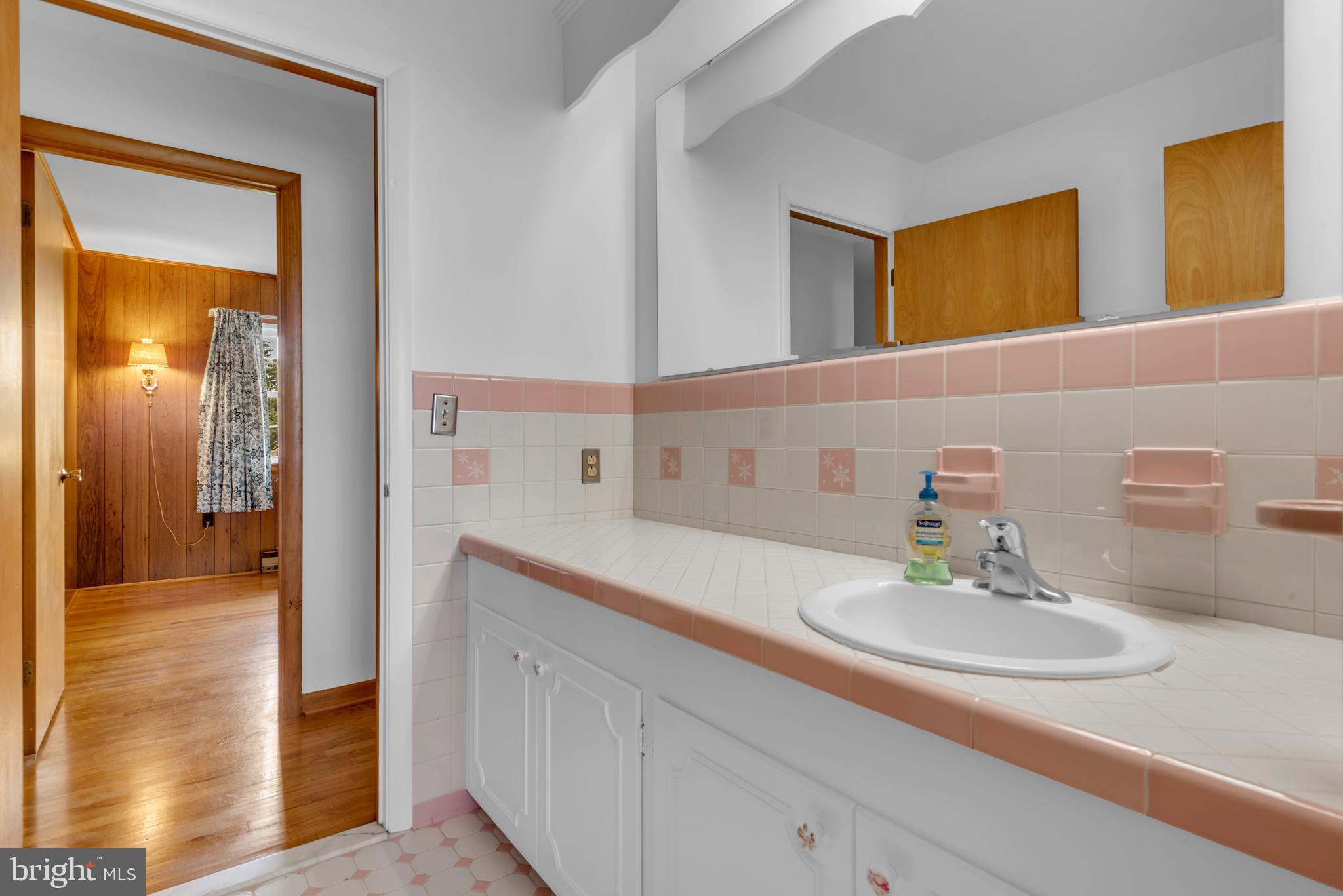 8629 Airy Hill Road Chestertown, MD 21620 - Photo 29 of 45 Full Hallway Bath