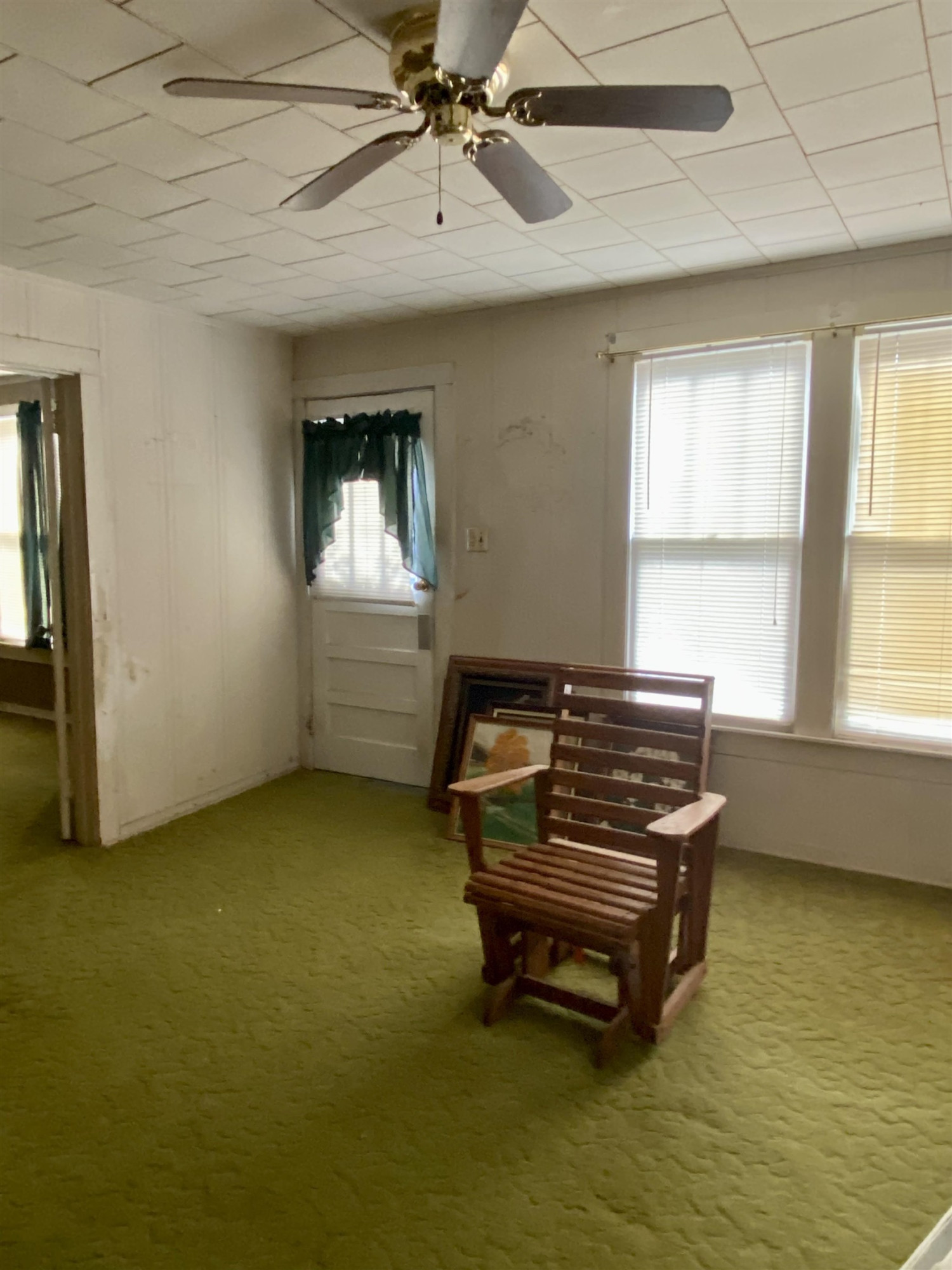 206 South Trenton Street Rutherford, TN 38369 - Photo 3 of 10 a room with pool table and windows