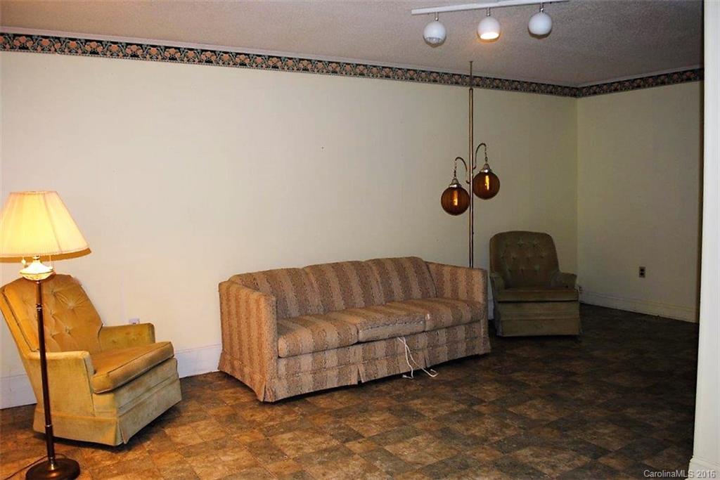 108 Robin Road Brevard, NC 28712 - Photo 15 of 19 Gallery Image 15