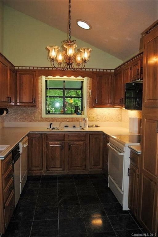 108 Robin Road Brevard, NC 28712 - Photo 3 of 19 Gallery Image 3
