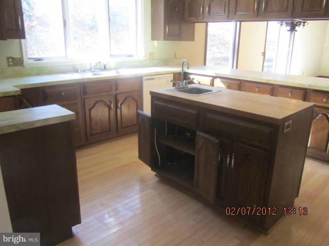 18702 Red Maple Court Triangle, VA 22172 - Photo 8 of 10 Kitchen